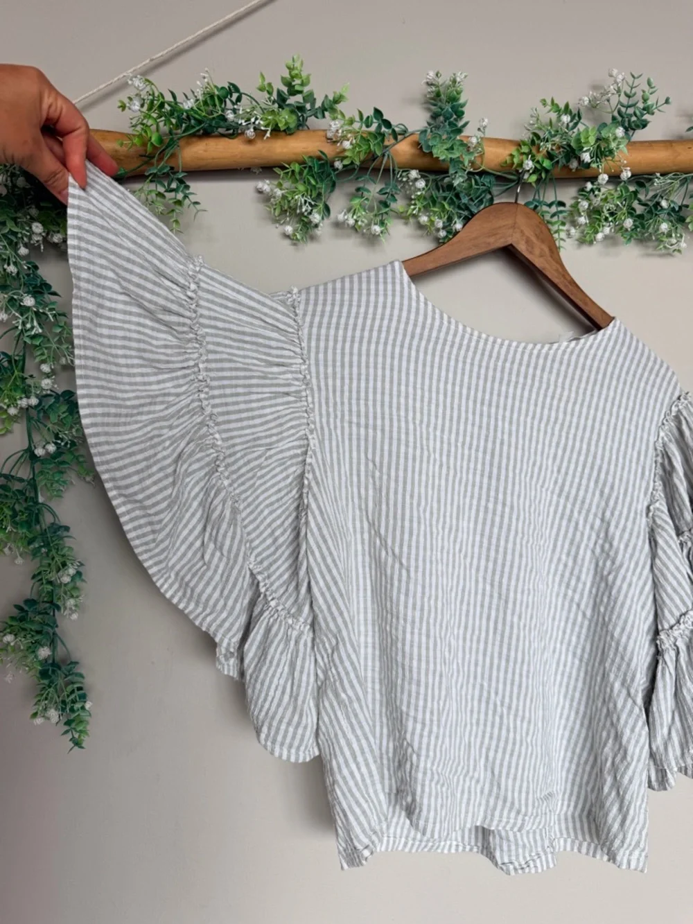 Gray Striped Ruffle Sleeve Flowy Top - Picture 4 of 7